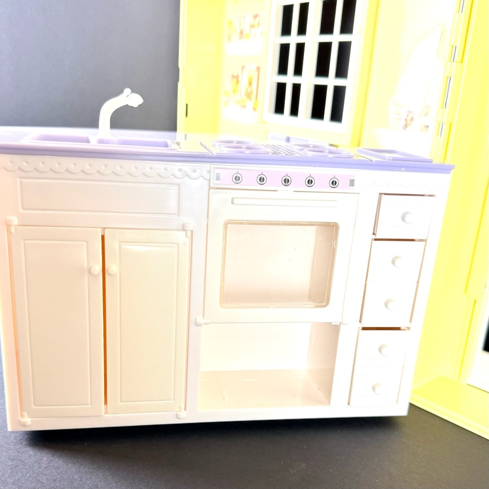 Vintage Barbie Happy Family Grandmas Kitchen Portable Play set 1998 W/5 Chairs - Picture 5 of 16